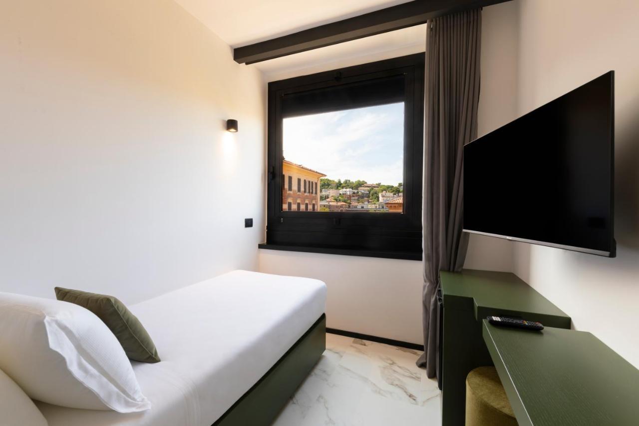 The City Hotel 安科纳 外观 照片